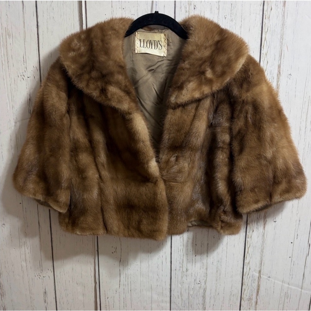 Vintage LLOYD's Brown Mink Fur Stohl
3/4 Sleeves Crop Jacket